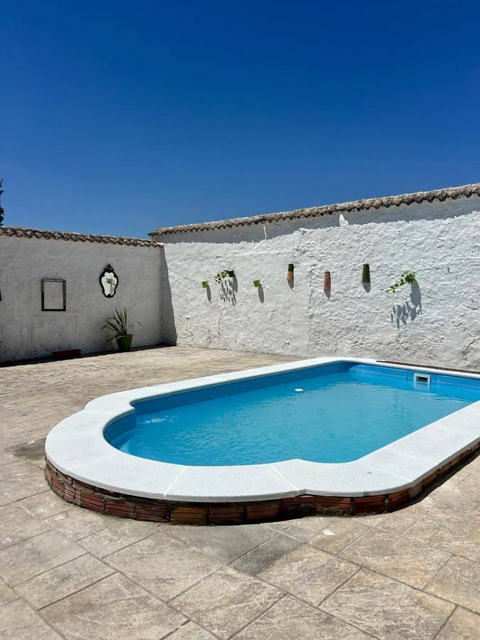 Apartamento para 16 personas, con piscina además de jardín y vistas en Fuente de Piedra