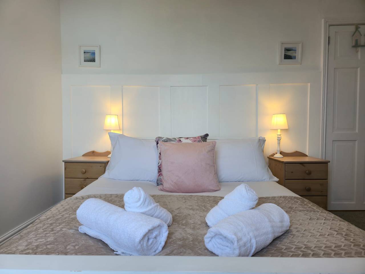 Coastal cottage in seaside village - Pass the Keys in Moelfre, Isle of Anglesey