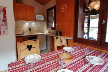 Gîte pour 5 personnes, avec balcon dans Patinoire Le Grand Bornand