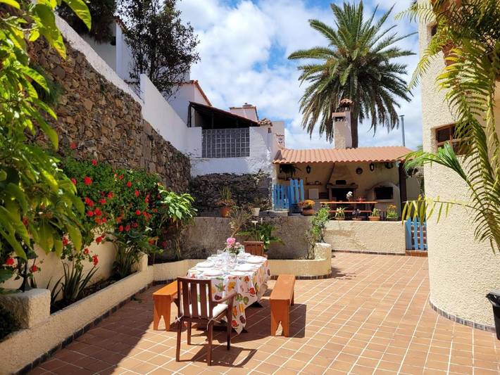 Casa vacanza per 11 persone, con Balcone e Terrazza nonché Giardino e Panorama a Santa Brigida