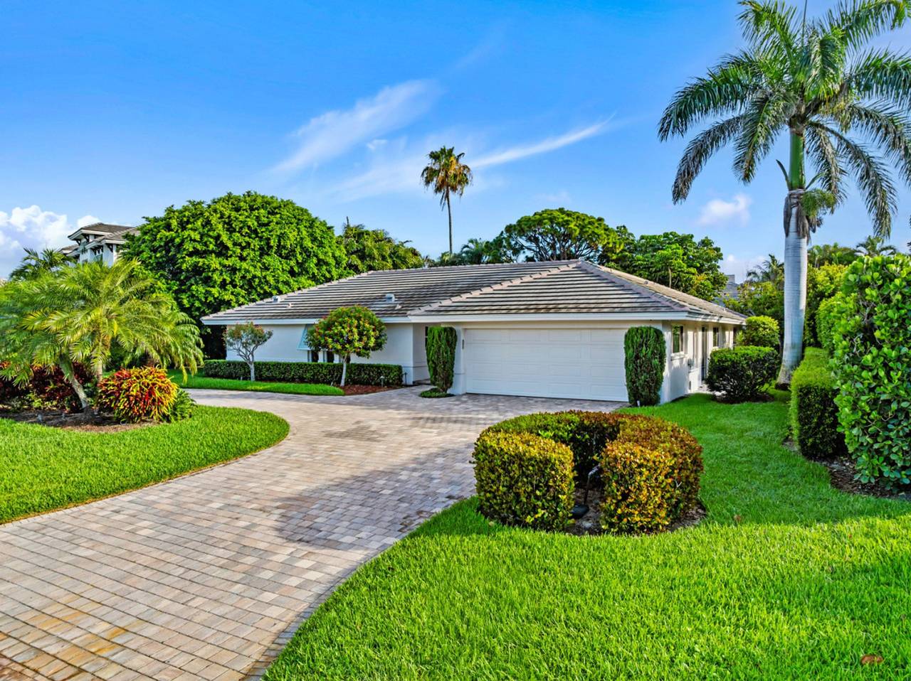 Luxury Beach House w/Private Beach in Moorings, Naples (Floride)