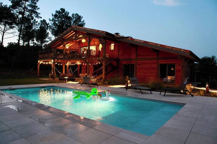 Chalet pour 8 personnes, avec Jacuzzi ainsi que Terrasse et Jardin