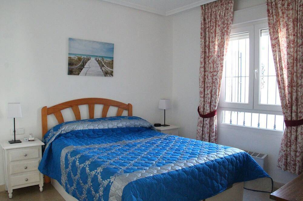 Ganze Wohnung, 2 Bed 2 Bath Beautiful Apt Next to Villamartin Plaza in Brisas y Golf, Orihuela