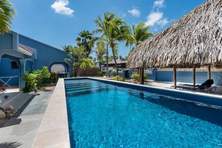 Vakantieappartement voor 4 personen, with zwembad and tuin as well as terras and uitzicht op Bonaire