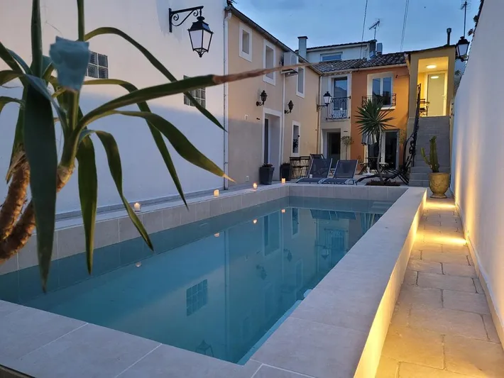 Casa de vacaciones para 2 personas, con vistas y jardín además de piscina y balcón - 1