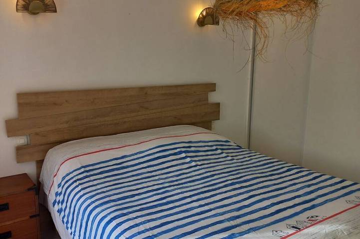 Location de vacances pour 4 personnes, avec jardin dans Yves - 3