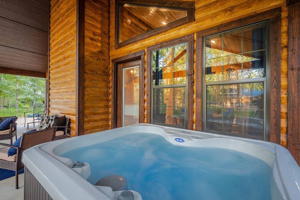 ** Brandneue Kabine Im Jahr 2019 Gebaut ** in Broken Bow, Broken Bow Lake