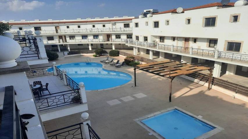 Apartament wakacyjny dla 8 osób, z basen i basen dla dzieci oraz ogród i widok w Tersefanu