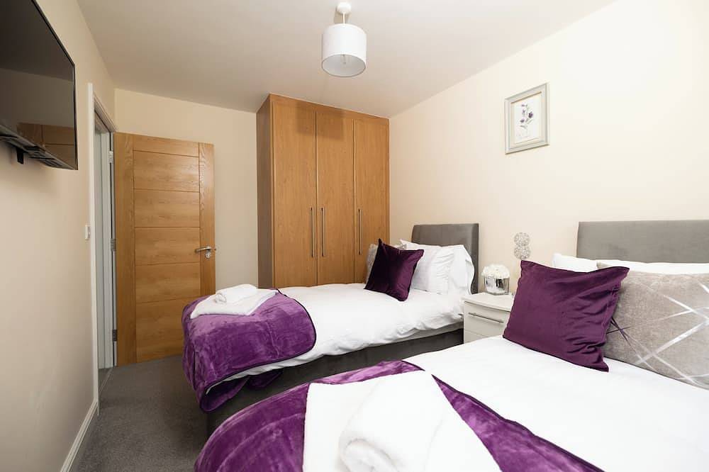 Modern 4-Bedroom House in Windsor | Near Legoland in Windsor, Berkshire