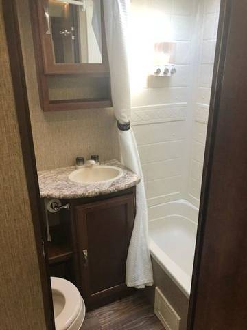 Mobile Home for 6 Guests in Lake Erie, Ohio, Picture 3