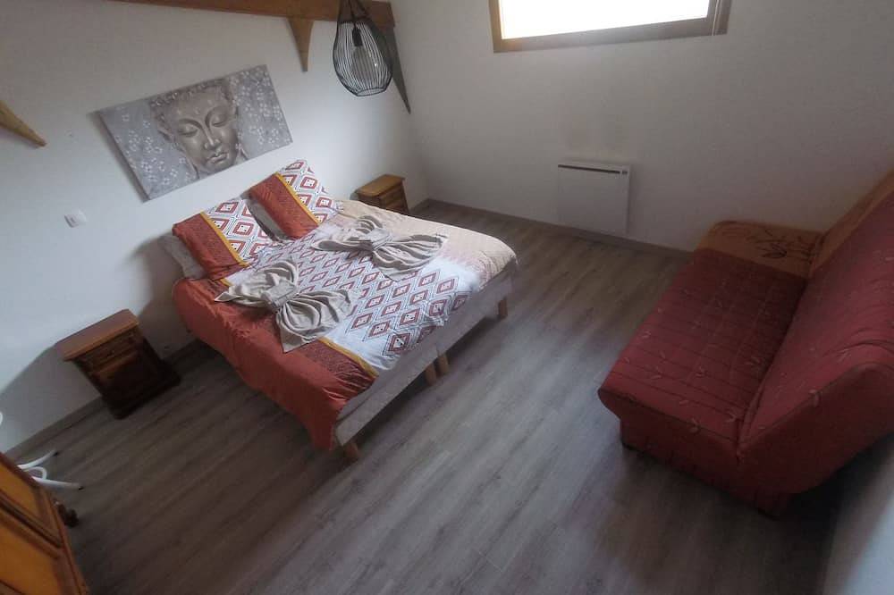 Holzboden auf dem Land in Andres, Calais und Umgebung