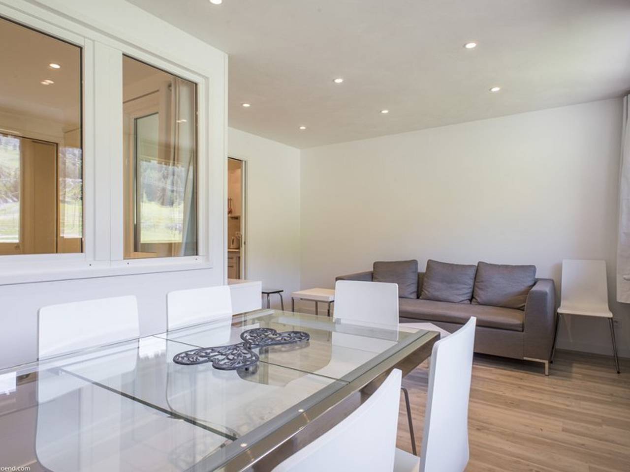 Appartement entier, Appartement rénové 6 pers, accès skis aux pieds, grand balcon sud in Plagne Centre, La Plagne-Tarentaise
