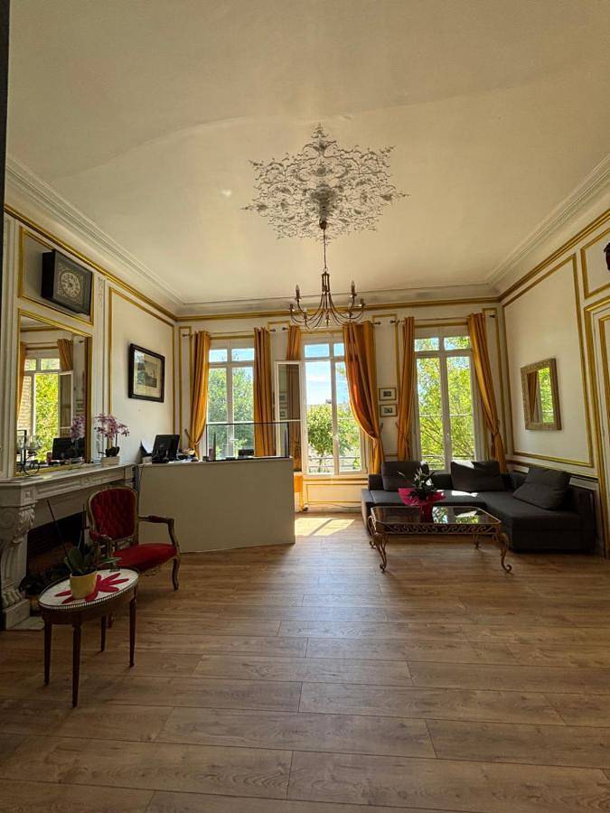 Hôtel pour 2 personnes, avec vue sur le lac ainsi que jardin et terrasse, animaux acceptés