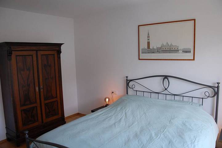 Ganze Wohnung, Sonnige 4 Zi.-Ferienwohnung nähe See  mit Süd Dach-Terrasse in Eriskirch, Region Bodensee-Oberschwaben
