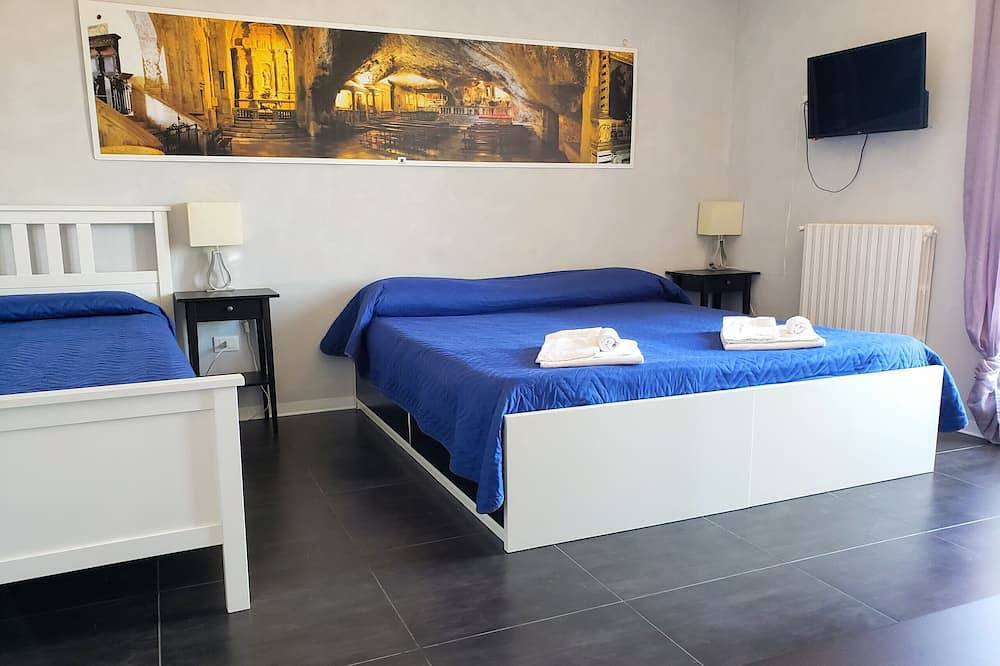 Room 2 - Rooms Gli Arcangeli 2-  Affitti Brevi Ita in Monte Sant'Angelo, Gargano