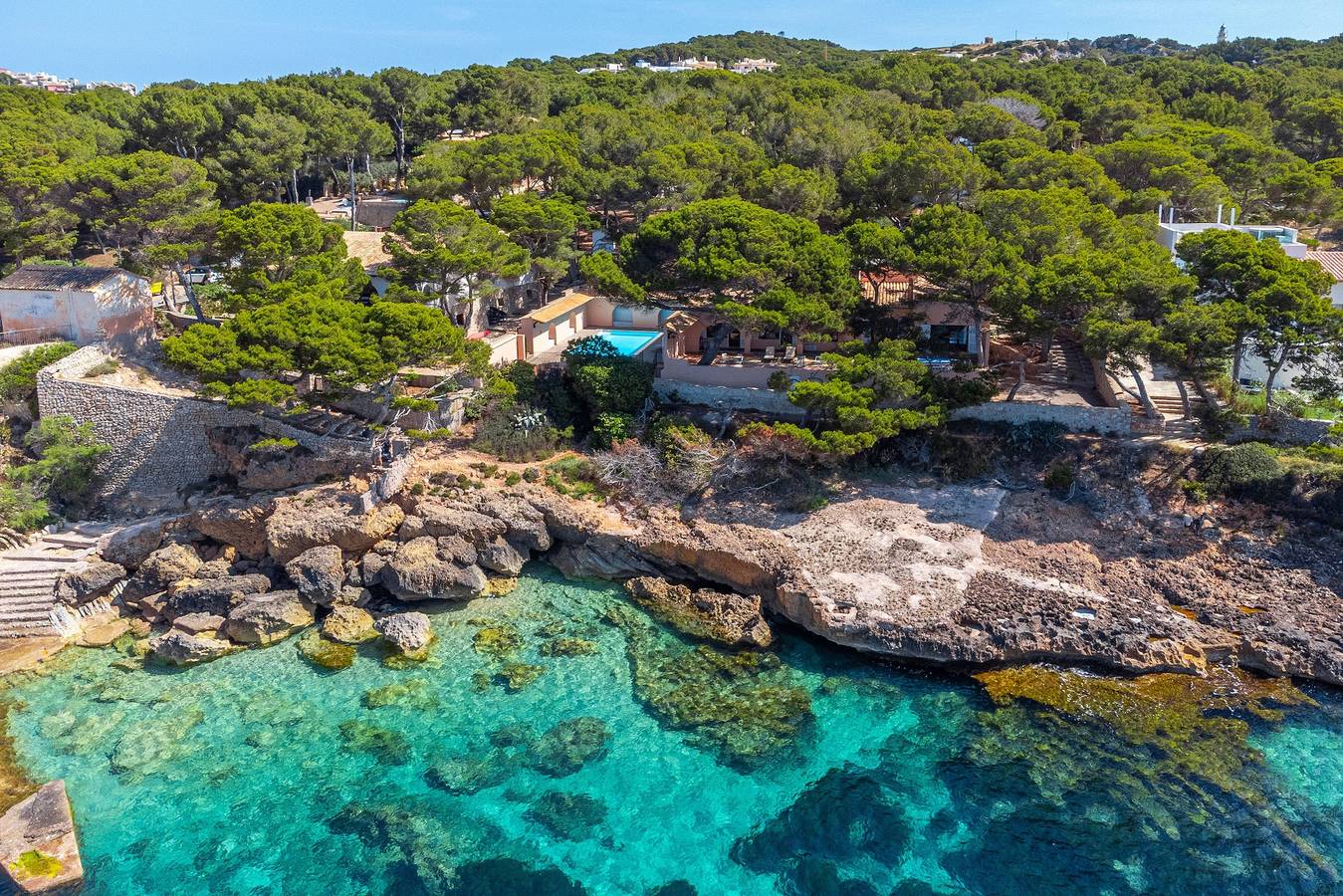 Villa Lumb con acceso al mar, vistas al mar y a la montaña, piscina, A/C, Wi-Fi y jardín in Cala Rajada, Capdepera