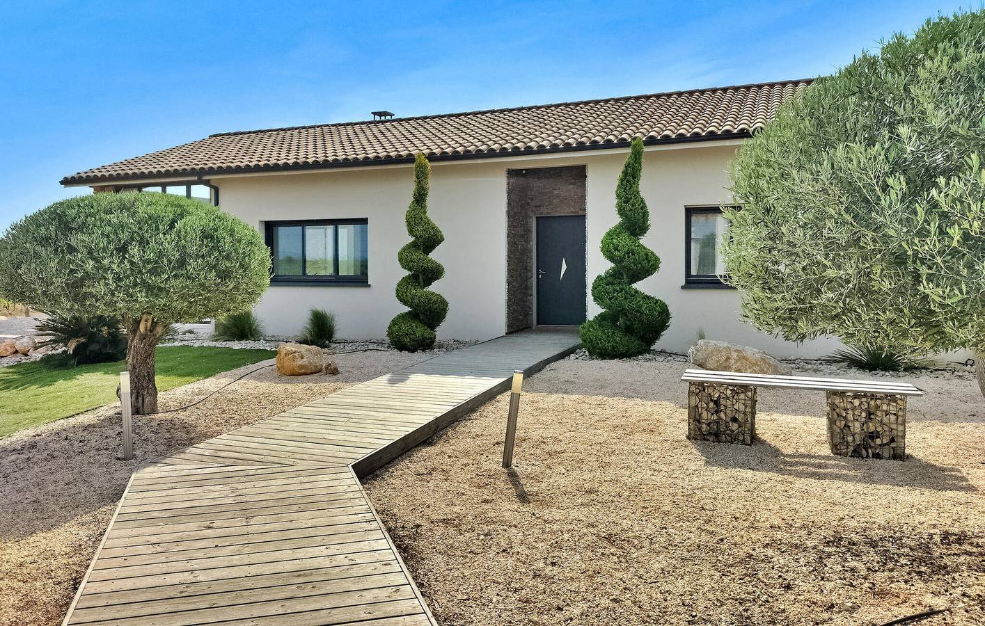 Appartement de luxe avec piscine, parking et WiFi, à 1,5 km de Servian in Servian, Côte méditerranéenne (France)