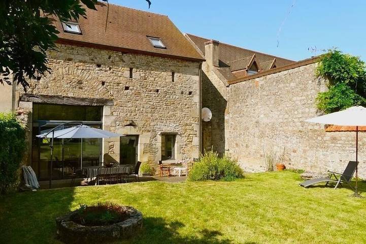Location de vacances pour 8 personnes, avec jardin à Saint-Émiland