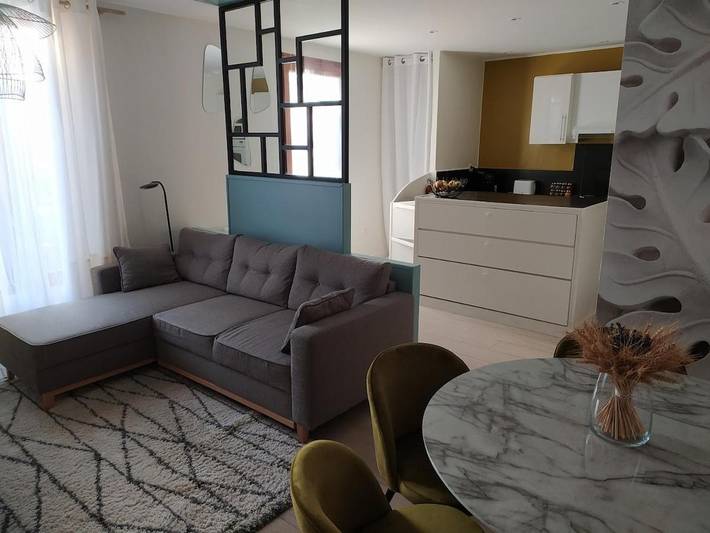 Gîte pour 4 personnes, avec terrasse à Vernègues