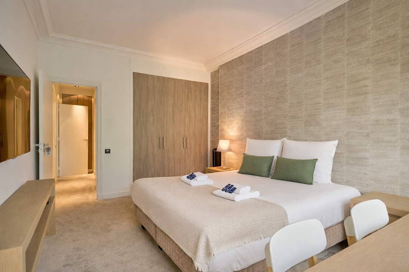 Appartement entier, Superb 2 bdr apartment Terrace Neuilly-sur-Seine in Neuilly-sur-Seine, Hauts-de-Seine
