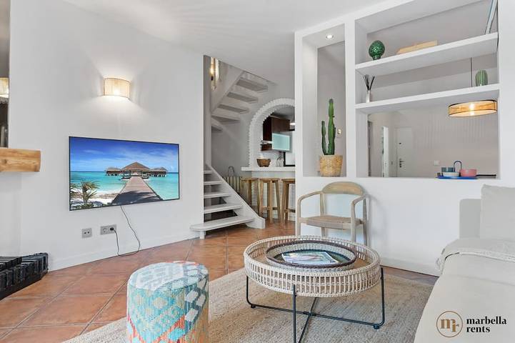 Huisje aan zee voor 5 personen, with zwembad and balkon as well as tuin in Marbella