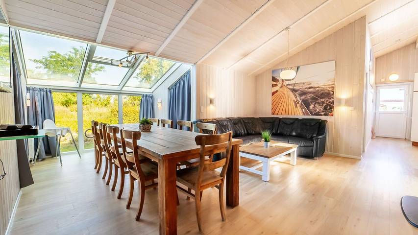 Ferienhaus für 12 Personen, mit Balkon und Sauna sowie Whirlpool und Garten in der Lübeck - 4