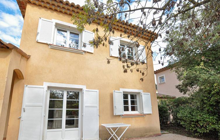 Location de vacances pour 6 personnes, avec piscine et terrasse à Callian - 2