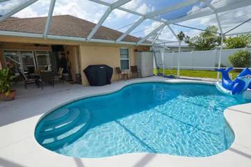 Maison d’hôte pour 3 personnes, avec terrasse et piscine ainsi que jardin et vue, animaux acceptés dans Port Saint Lucie