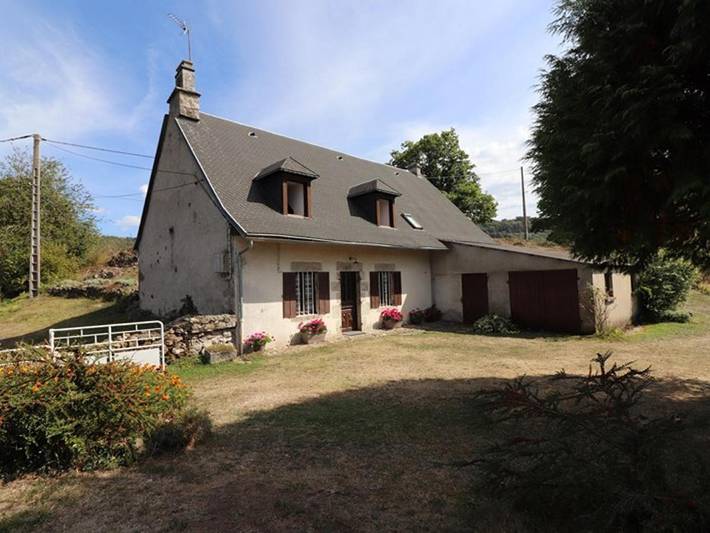 Location de vacances pour 4 personnes, avec Jardin à Saint-Étienne-de-Chomeil