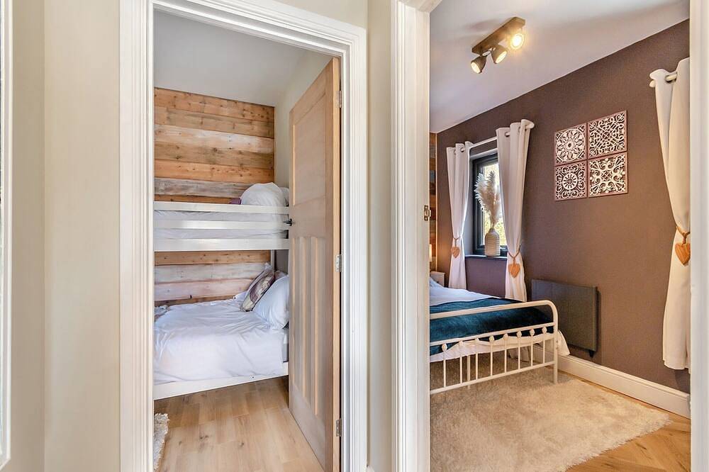 2 bedroom accommodation in Goodwick, near Fishguard in Goodwick, Pembrokeshire
