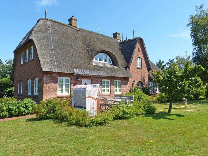 Ferienhaus für 6 Personen, mit Terrasse und Garten in Süddorf