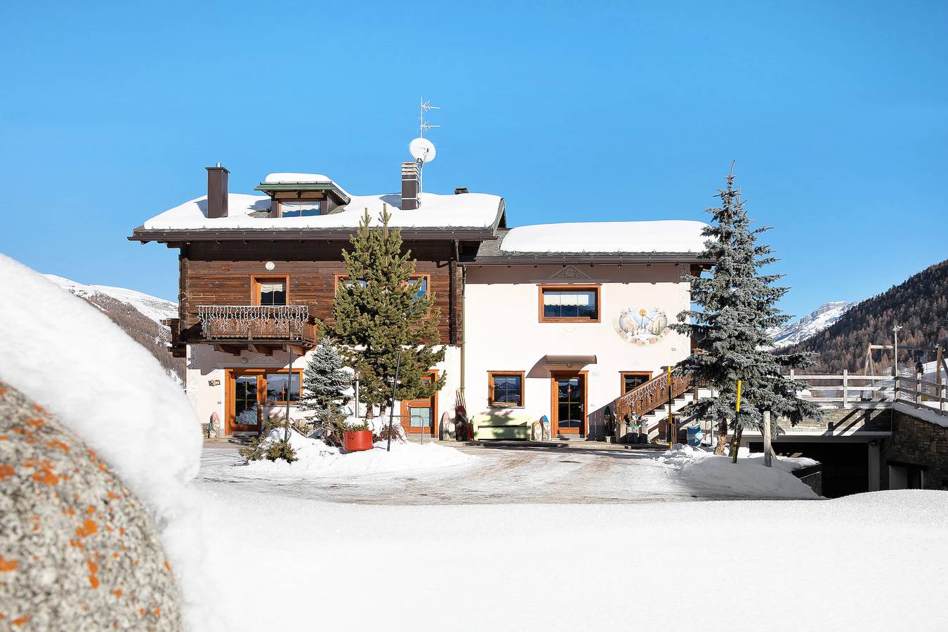 Appartamento intero, Baita del Sole Appartamento 3 con vista montagne, Wi-Fi, terrazza e giardino in Livigno, Valtellina