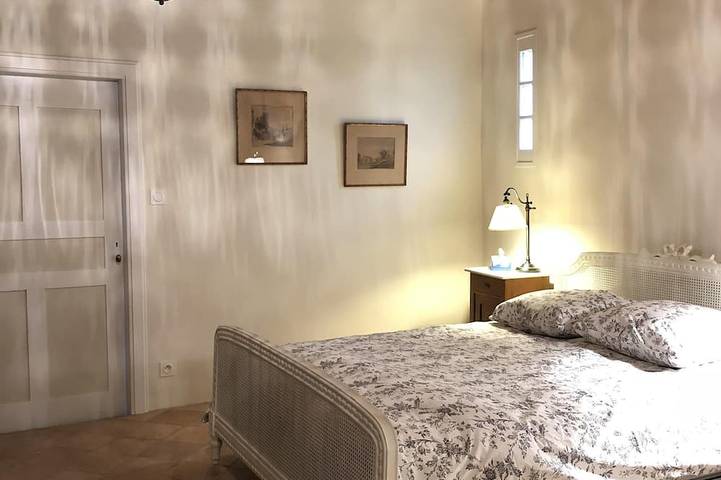 Gîte pour 4 personnes à Saint-Quentin-la-Poterie - 2