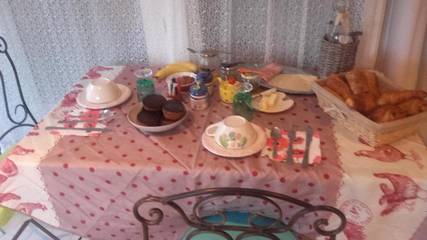 Location de vacances pour 4 personnes, avec piscine ainsi que jardin et vue à Bordezac