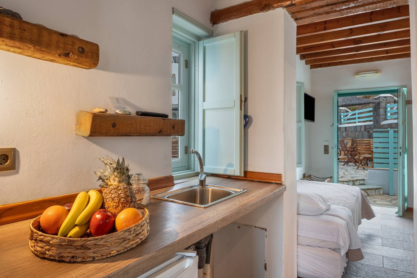 Apartment In A Hotel 'Family Room No 2' with Shared Pool, Wi-Fi and Air Conditioning in Skala (Patmos), Dodecanese
