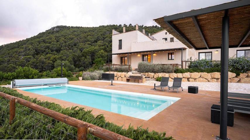 Casa rural para 12 personas, con terraza y jardín además de vistas y piscina en Castellví de la Marca - 2