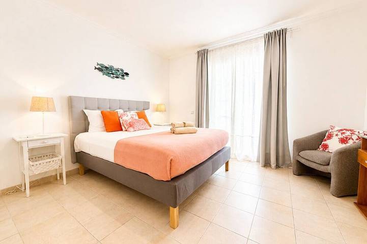 * Neue Liste * Villa im Zentrum von Vilamoura, private Wohnanlage, Pool, kostenloses WIFI in Vilamoura, Quarteira