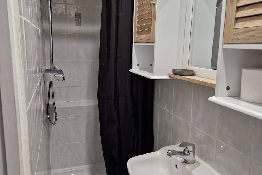 Entire apartment, U Paradisu Appartement Coquet in Istres, Istres region
