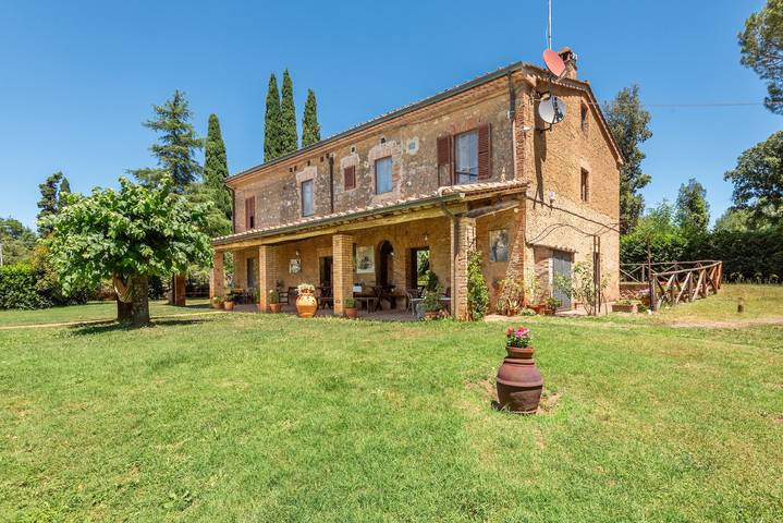 Room 'Podere Marroneto - Camera 1' with Mountain View, Shared Pool and Wi-Fi in Monticiano, Siena Province