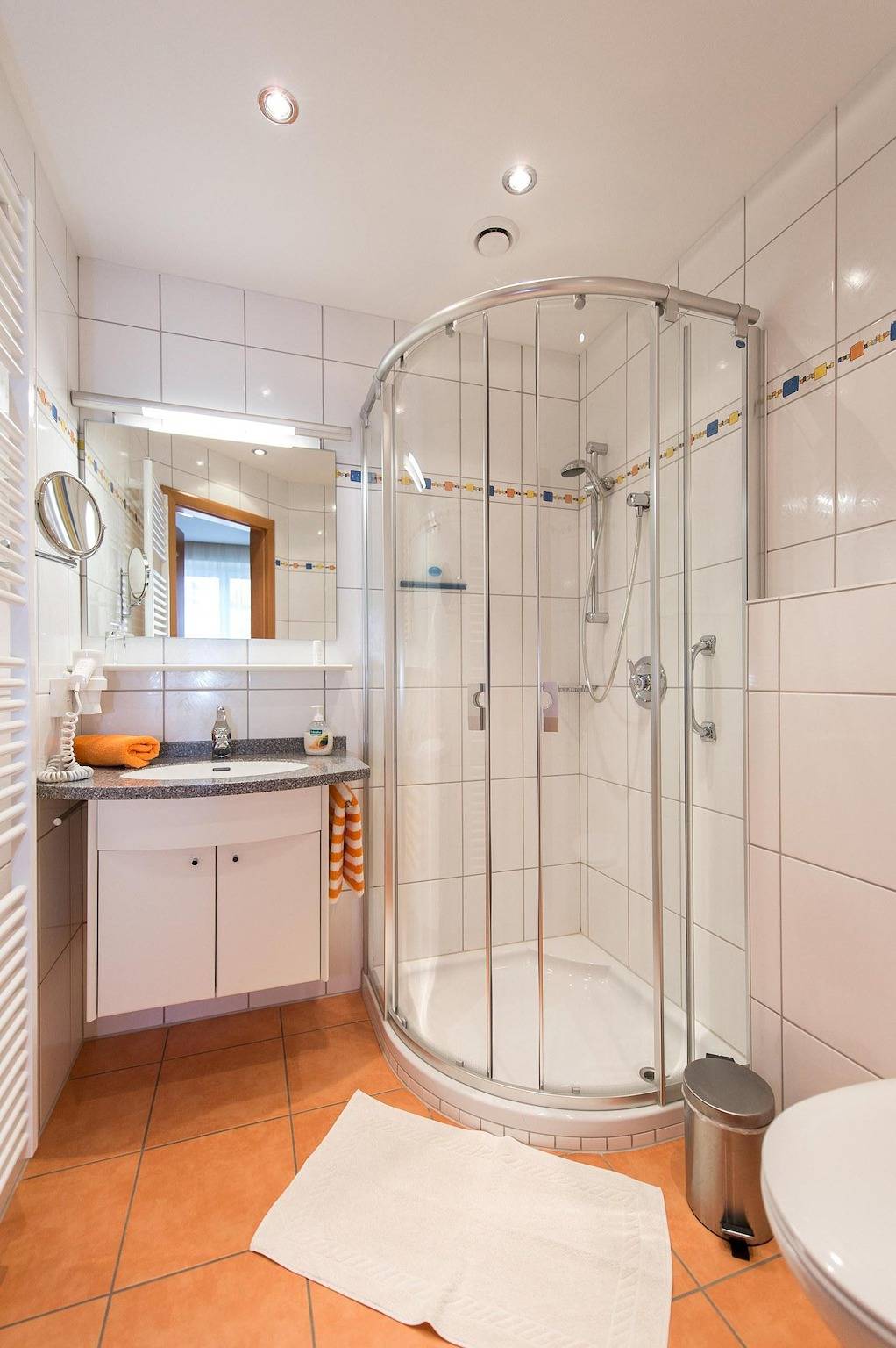 Ganze Ferienwohnung, Einbettzimmer mit Balkon in Rußbach am Paß Gschütt, Tennengau