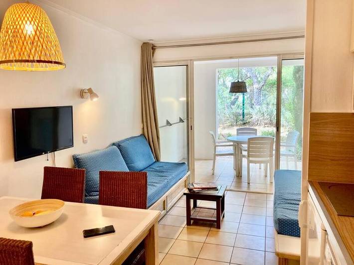 Location de vacances pour 4 personnes, avec terrasse et jardin, adapté aux familles à Grimaud