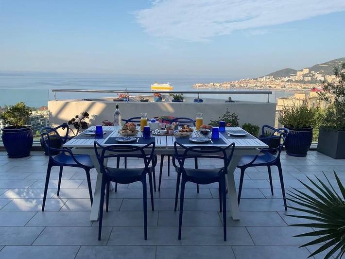 Chambre d’hôte pour 4 personnes, avec terrasse et vue