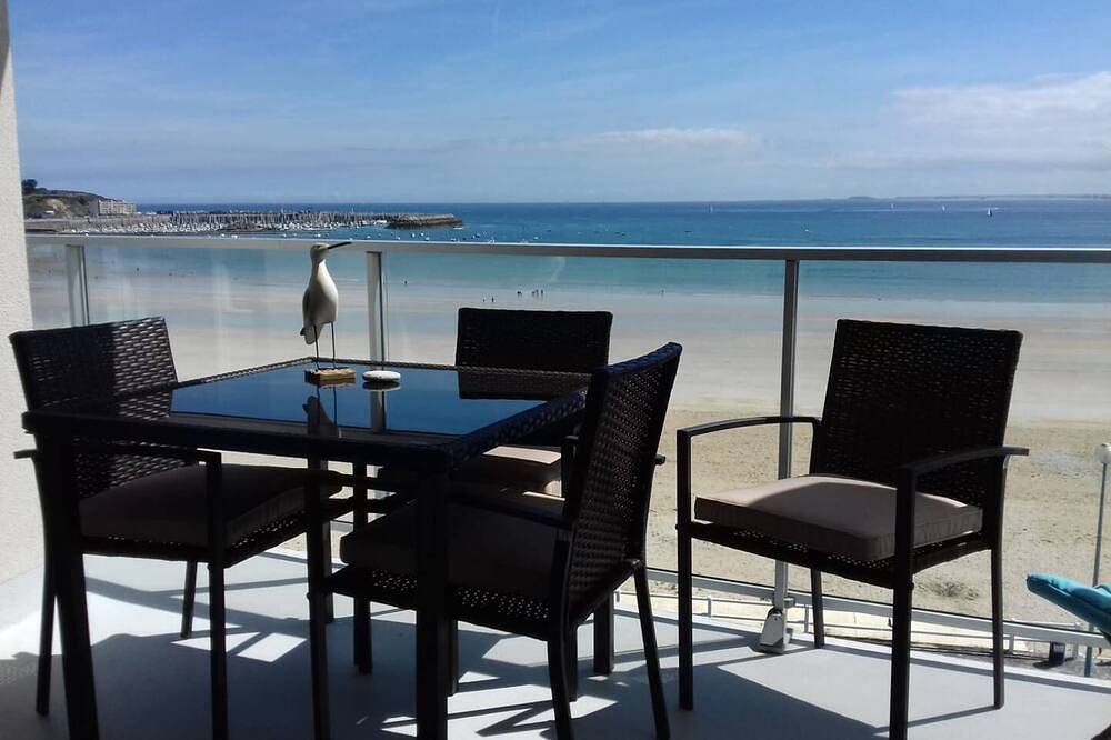 Ganze Wohnung, Large 2* apartment facing the large beach of Saint Cast, lovely sea view, 2 bedrooms, 4 bathrooms,... in Saint-Cast-le-Guildo, Dinan und Umgebung