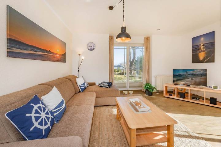 Ganze Wohnung, Ferienwohnung Haus Strandoase 04 - direkt an der Promenade von Heringsdorf in Drei Kaiserbäder, Heringsdorf