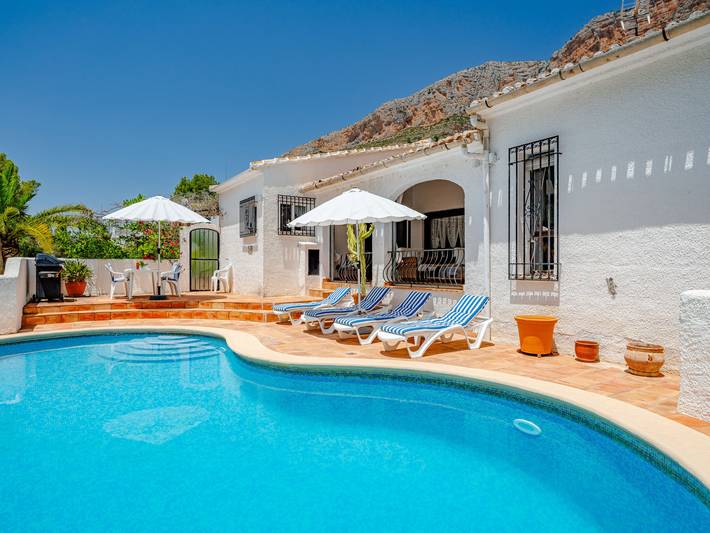 Holiday rental for 6 people, with garden and terrace in Jávea