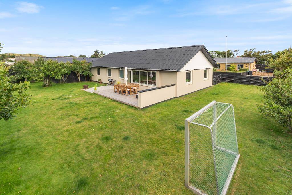 Schönes Ferienhaus mit eingezäuntem Grundstück in Hvide Sande, Holmsland Klit