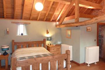 Glamping for 10 People in Peak District, Midlands, Photo 1