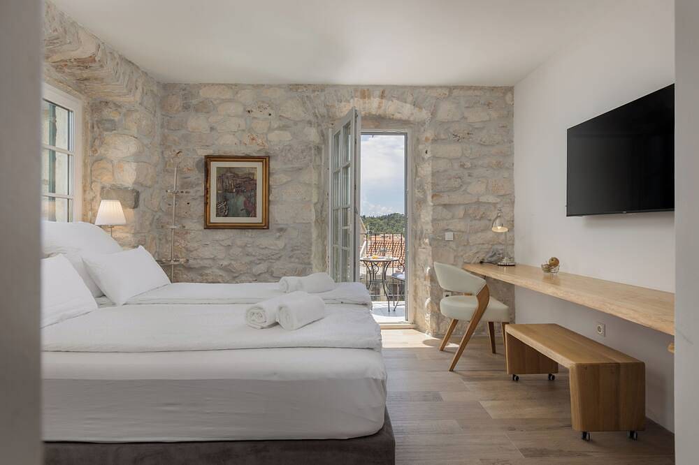 Casa Columba - 4 Star Design Boutique Hotel - James Cook Luxury Room in Makarska, Makarska Riviera