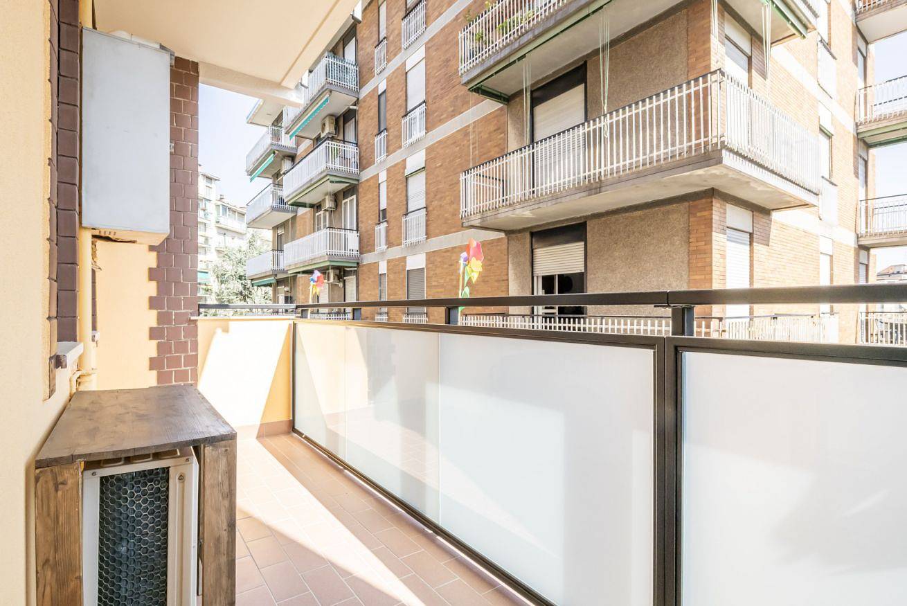 Appartamento intero, Forlanini M4 Moderno Appartamento con Balconi in Milano, Provincia di Milano