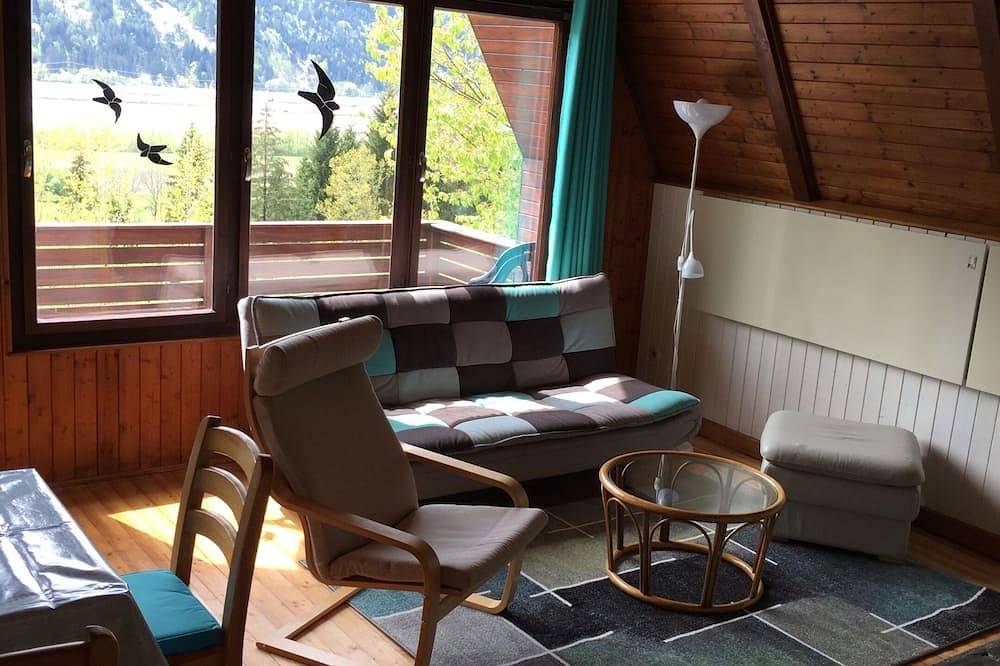 Ganze Wohnung, Freistehendes Ferienhaus mit Blick auf die Alpen in Gailtaler Alpen, Hermagor-Pressegger See